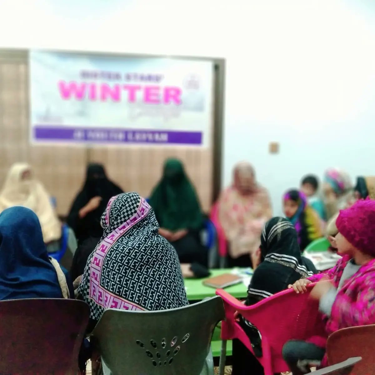 JIYouthWomenPK's tweet photo. جے آئی یوتھ ویمن لیّہ کے زیر اہتمام انتخابی تیاری کے سلسلے میں میٹنگ کا انعقاد کِیا گیا۔ پولنگ اسکیم اور کوئز پروگرام میں طالبات نے دلچسپی سے حصہ لیا۔
.
.
#layyahcity #layyahdivision #pakistani #JIYouth #jiyouthwomen #jamateislamipakistan #womenempoweringwomen #womenempowement https://t.co/ILYnO6nnSn