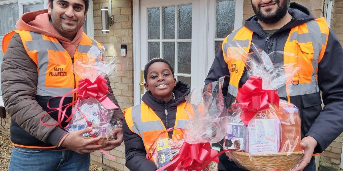 Ahmadiyya Muslim community donates 750 gift baskets to the vulnerable indy100.com/news/ahmadiyya…