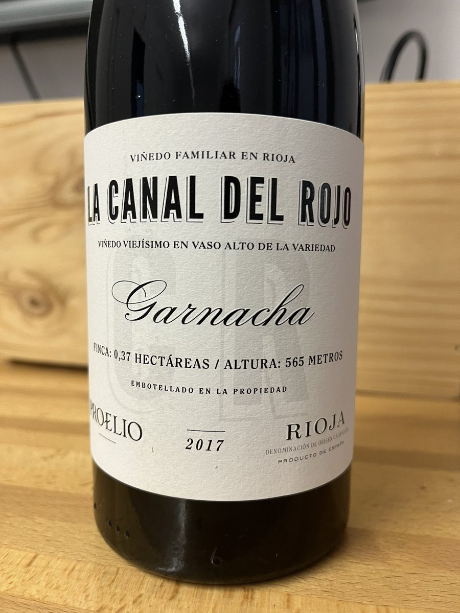 Carlos González Sáez (@carlosguiapenin) on Twitter photo Una de las mejores garnachas riojanas que puedes encontrar en el mercado.
Garnacha procedente de un Viñedo Singular LA CANAL DEL ROJO de más 80 años en el alto najerilla (Badaran), zona aún “por descubrir” en <a href="/RiojaWine_ES/">Rioja Wine España</a> y principal refugio de garnachas viejas de verdad. Una de las mejores garnachas riojanas que puedes encontrar en el mercado.
Garnacha procedente de un Viñedo Singular LA CANAL DEL ROJO de más 80 años en el alto najerilla (Badaran), zona aún “por descubrir” en <a href="/RiojaWine_ES/">Rioja Wine España</a> y principal refugio de garnachas viejas de verdad.