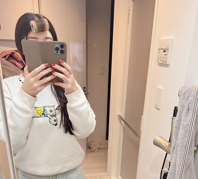 洗面所で化粧してたら&hellip; 待ちくたびれちゃったみたい🤭  🐩💤💤 https://t.co/kWvwCeT00s<a href="/tag/%E5%8F%B0%E7%81%A3%E6%94%9D%E5%BD%B1%E6%9C%83"class="tags"><span>#台灣攝影會</span></a><a href="/tag/foraver%E6%94%9D%E5%BD%B1%E6%9C%83"class="tags"><span>#foraver攝影會</span></a><a href="/tag/foraver%E6%92%AE%E5%BD%B1%E4%BC%9Ain%E5%8F%B0%E6%B9%BE"class="tags"><span>#foraver撮影会in台湾</span></a>