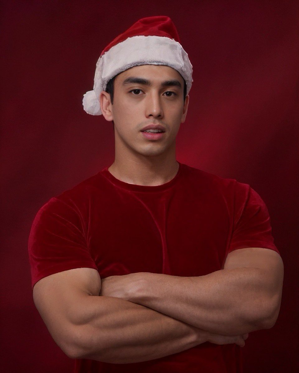 michaelpengson's tweet photo. gonna find out who’s naughty and nice. https://t.co/rzL8DpHjZW