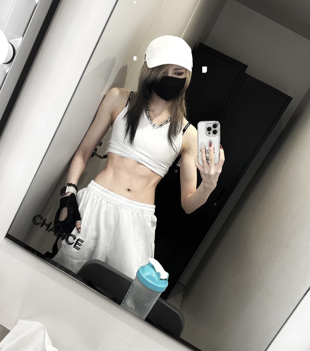 eerieXeery's tweet photo. #さんま御殿 ご視聴ありがとうございました🙇
フォローして下さった皆様ありがとうございます
口が悪く大変申し訳ございません品は母親の腹ん中に置いてきた
ここからまたじわじわとフォロワーが減っていく未来にオラ、わくわくすっぞ
(大事に育てている筋肉だけ見てってください) https://t.co/SiFD9BYory