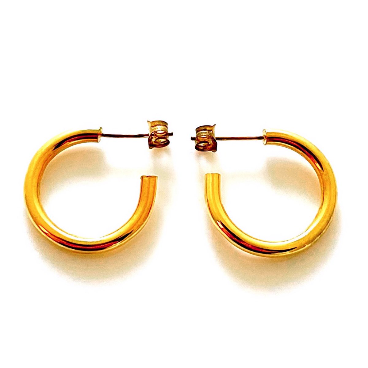 Every detail matters. Our solid gold plated hoops are a testament to exquisite craftsmanship. #DetailPerfection #ElegantAccessories