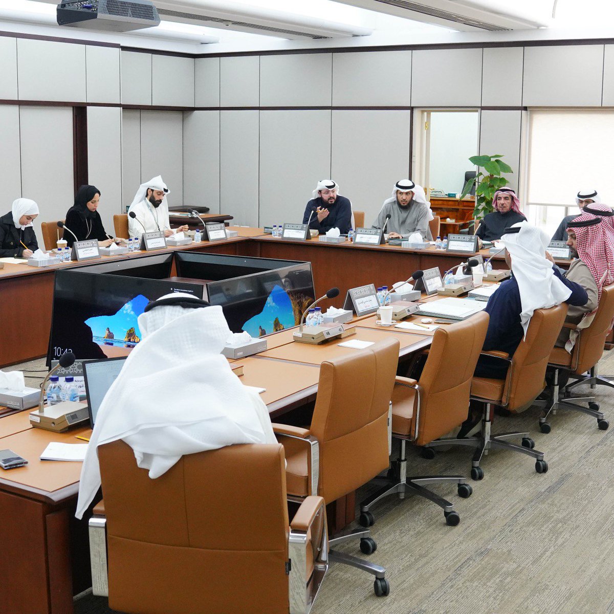 لجنة الإسكان والعقار: المؤسسة العامة للرعاية السكنية تتعهد بتخصيص وجدولة توزيع (الصليبية-جنوب القيروان) و(تيماء) بين شهري أبريل ويونيو القادمين

*توزيع ما لا يقل عن 4400 وحدة سكنية

aldustor.kna.kw/SH17ae43e6692e