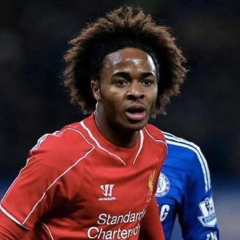 This is still the most perfectly timed football picture of all time. 😂