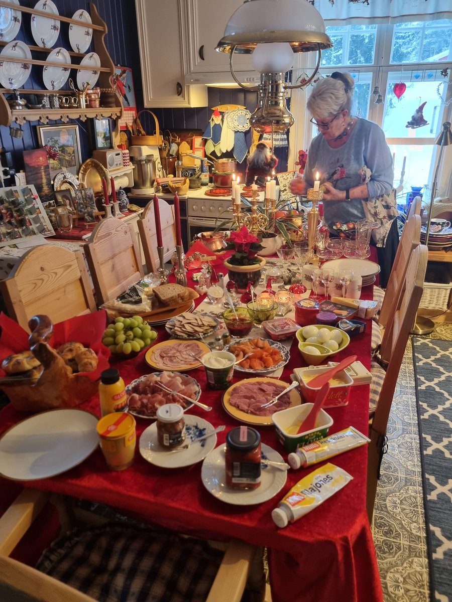 Juleselskap hos mamma med nydelig mat og sjakk på #nrk er tradisjon 2. juledag #nrksjakk