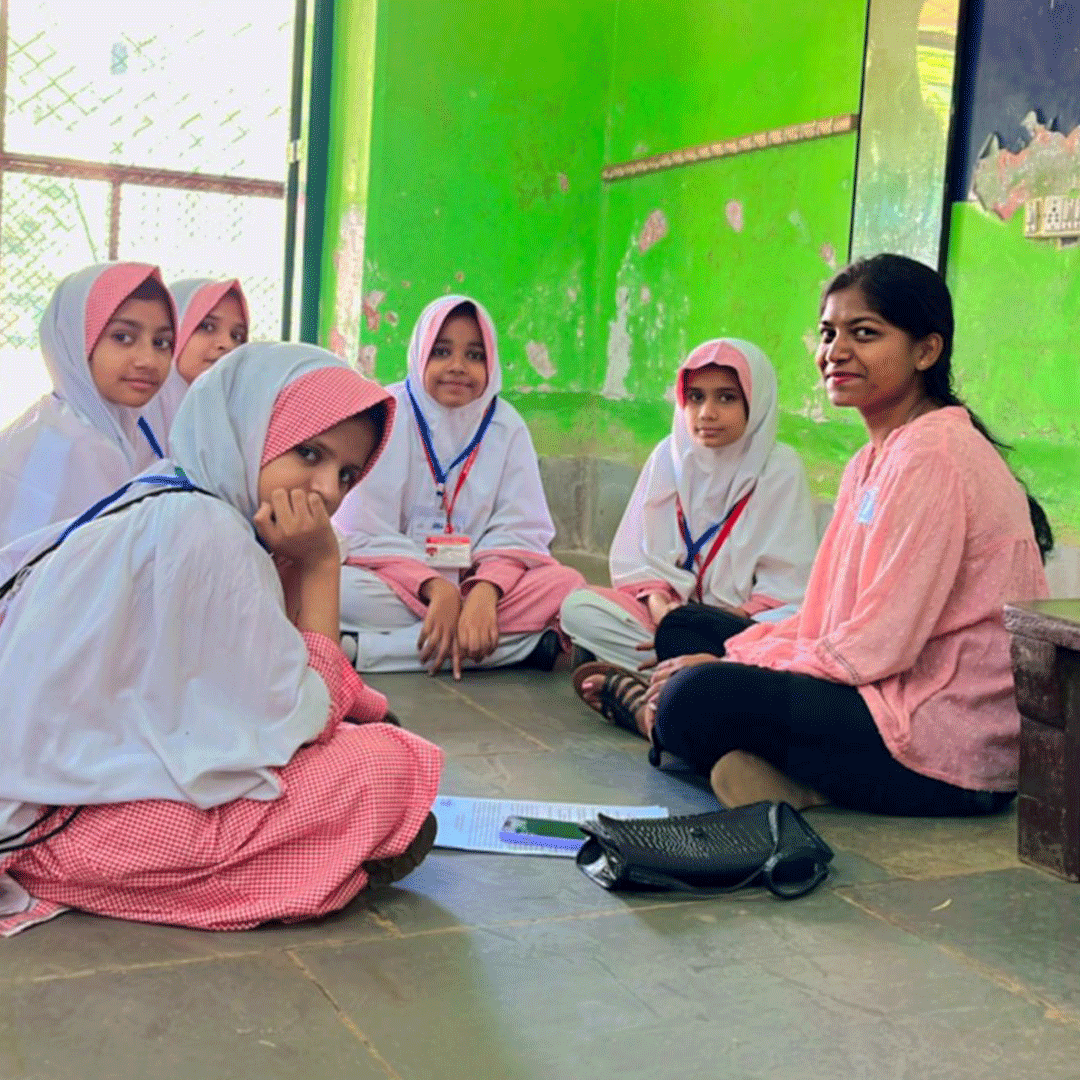 sourcepoint_'s tweet image. 📚 Exciting day at the 'Let's Read' carnival! 🎉
13 amazing Firstsource volunteers joined forces, guiding 65 primary school students in reading sessions, choosing books, and ensuring snacks and gifts for all! 📖✨
🤝🌍
#LetsRead #ESGatFirstsource #CommunityImpact #JoyOfReading