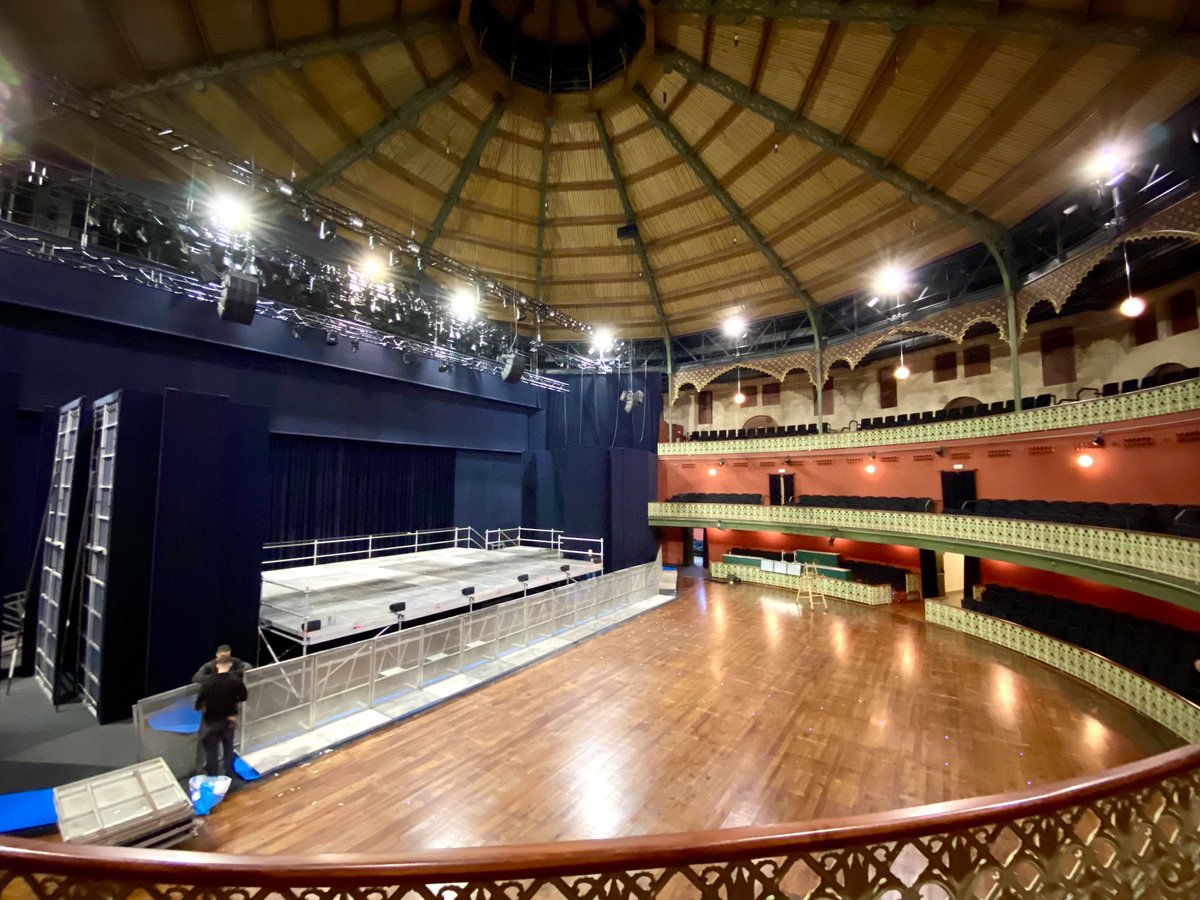 Cuenta atrás para la despedida de <a href="/secondmusic/">Second</a> en el #TCM... en casa 🥹❤️
El patio está ya sin butacas y el escenario casi listo para las tres noches inolvidables que nos esperan esta semana. 

#EnelTCMsebaila #DespedidaSecond #Second