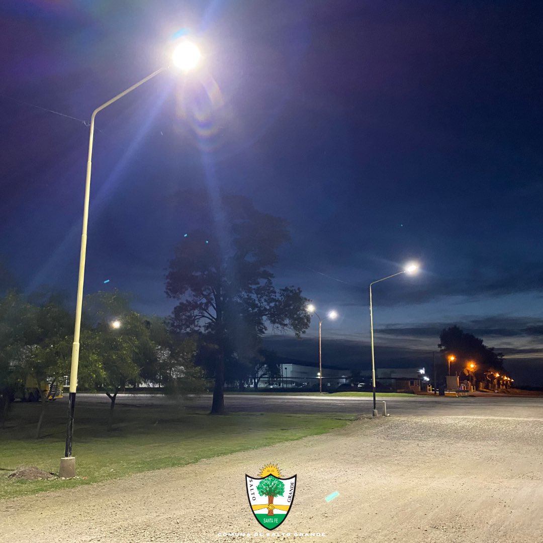 #ObrasyServicios

➕Luces para ➕Seguridad.

📌En la noche del 22 se encendieron 6 nuevas luminarias sobre el acceso Silvestre Begnis entre Colectora y Ruta Nacional N* 34. De esta manera se logra iluminar un sector que ayudará a brindar mayor seguridad…
SIGUE…