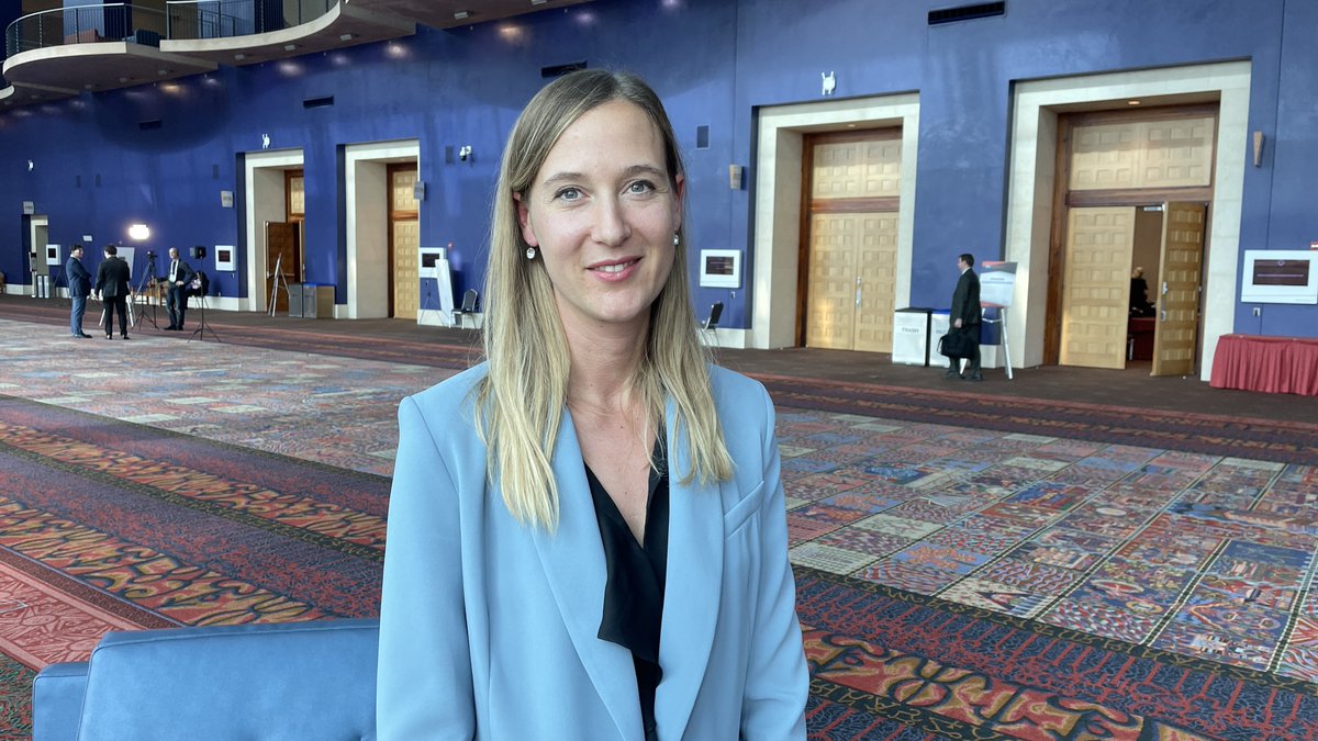 Medi_Mix's tweet photo. Explore the APHINITY trial's new horizons with Dr @ElisaAgostinett at #SABCS2023. Discover the nuanced benefits of pertuzumab in early HER2+ breast cancer treatment. 👀 https://t.co/yCP1Rcta4n 
#Oncology #BreastCancerResearch #MediMix https://t.co/IqxzHsggjC