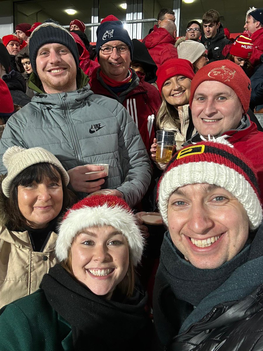 davidcoen99's tweet photo. Great excitement before @URCOfficial #MUNvLEI @Munsterrugby @MRSC16 #ThomandParkSelfie https://t.co/m87BixHyw0