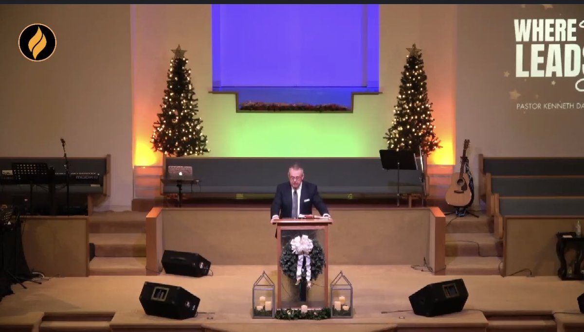 facjohnsoncity's tweet photo. Wonderful #ChristmasEve service Sunday Morning @facjohnsoncity ✨ “Where He Leads Me” -@KennethFDavis https://t.co/httkyyQ40h