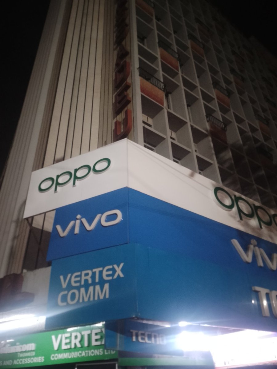 Kiddo06074313's tweet photo. Taking a shot of the OPPO logo is such a nice thing https://t.co/W3LHnPtQRS