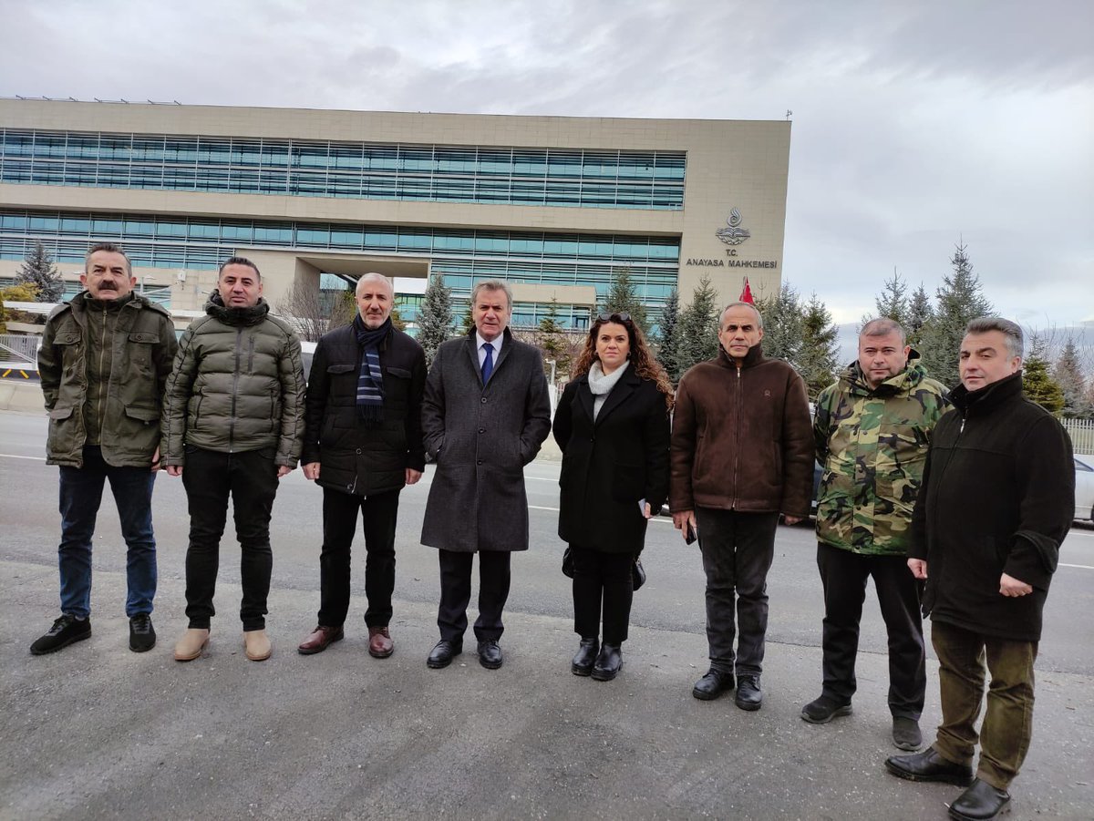 ayhancivi's tweet photo. Sendikal tekelleşmeye karşı #AYMSendikalBarajıKaldır https://t.co/MGjoDBUTpk