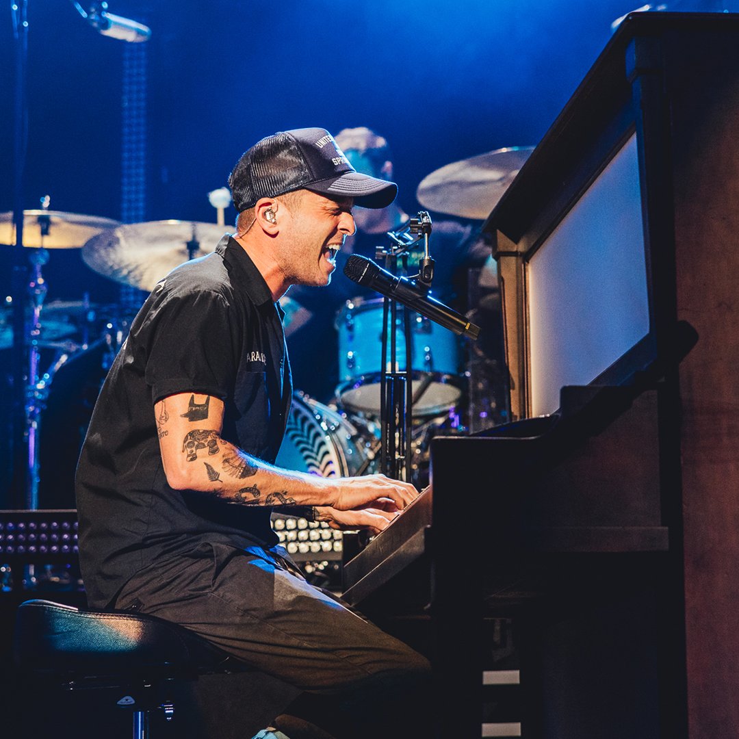 Let me live in my fantasy world where @ryantedder is singing only to me 🤪 Stream #iHeartJingleBall2023 now on @hulu to see more from @onerepublic! 📸: Katherine Tyler