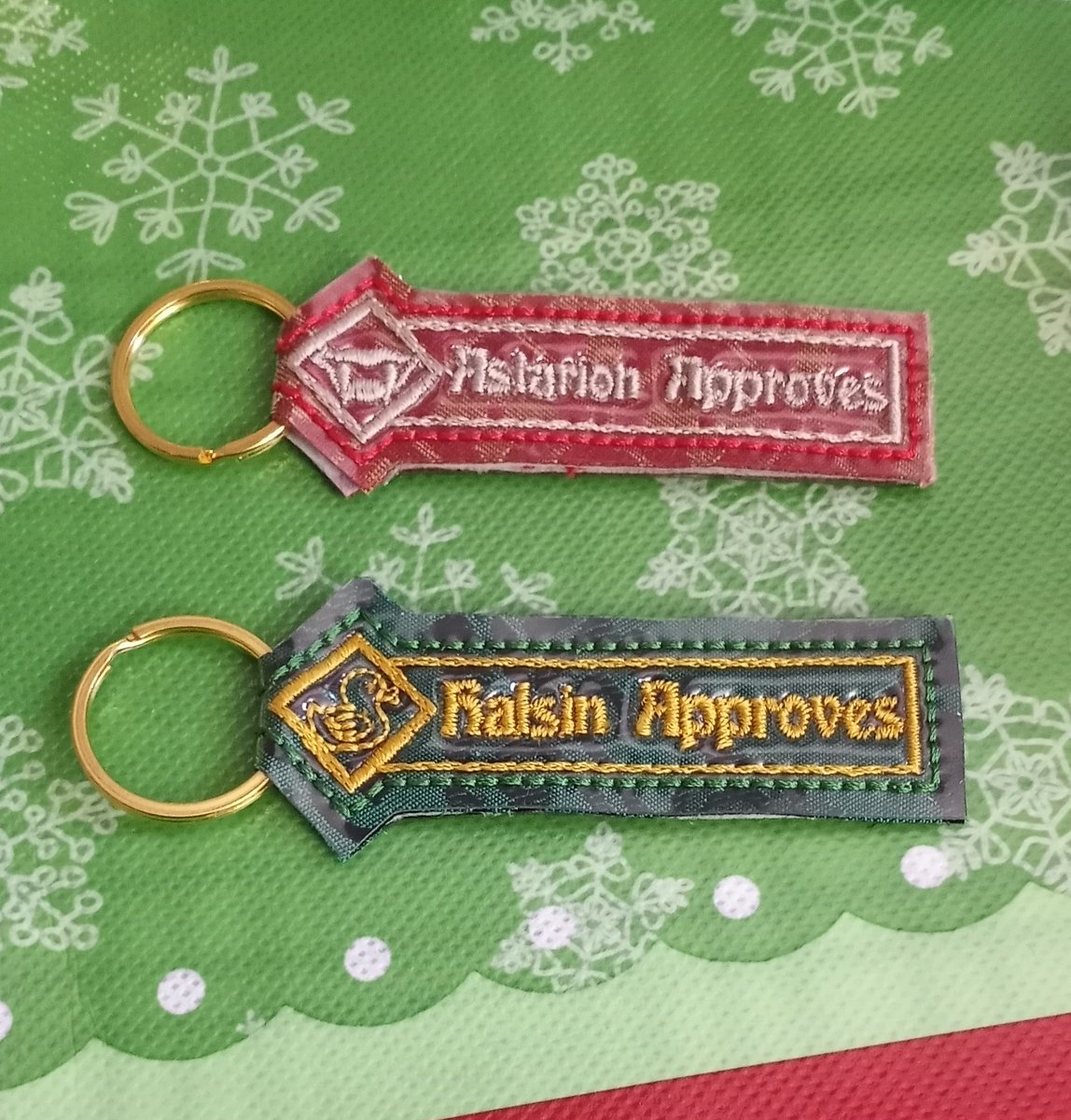 StarlitCreation's tweet photo. Final surprise from wife:  our own keychain!  #Halsin is for her, #Astarion is mine. 😍 https://t.co/JF9u1Rp6e4
