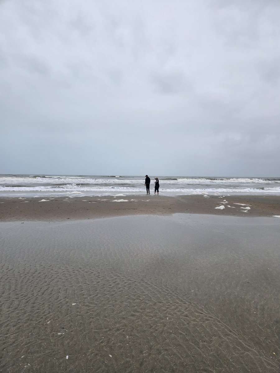 lillipaads's tweet photo. we went to the ocean https://t.co/L2PTDyWmO4