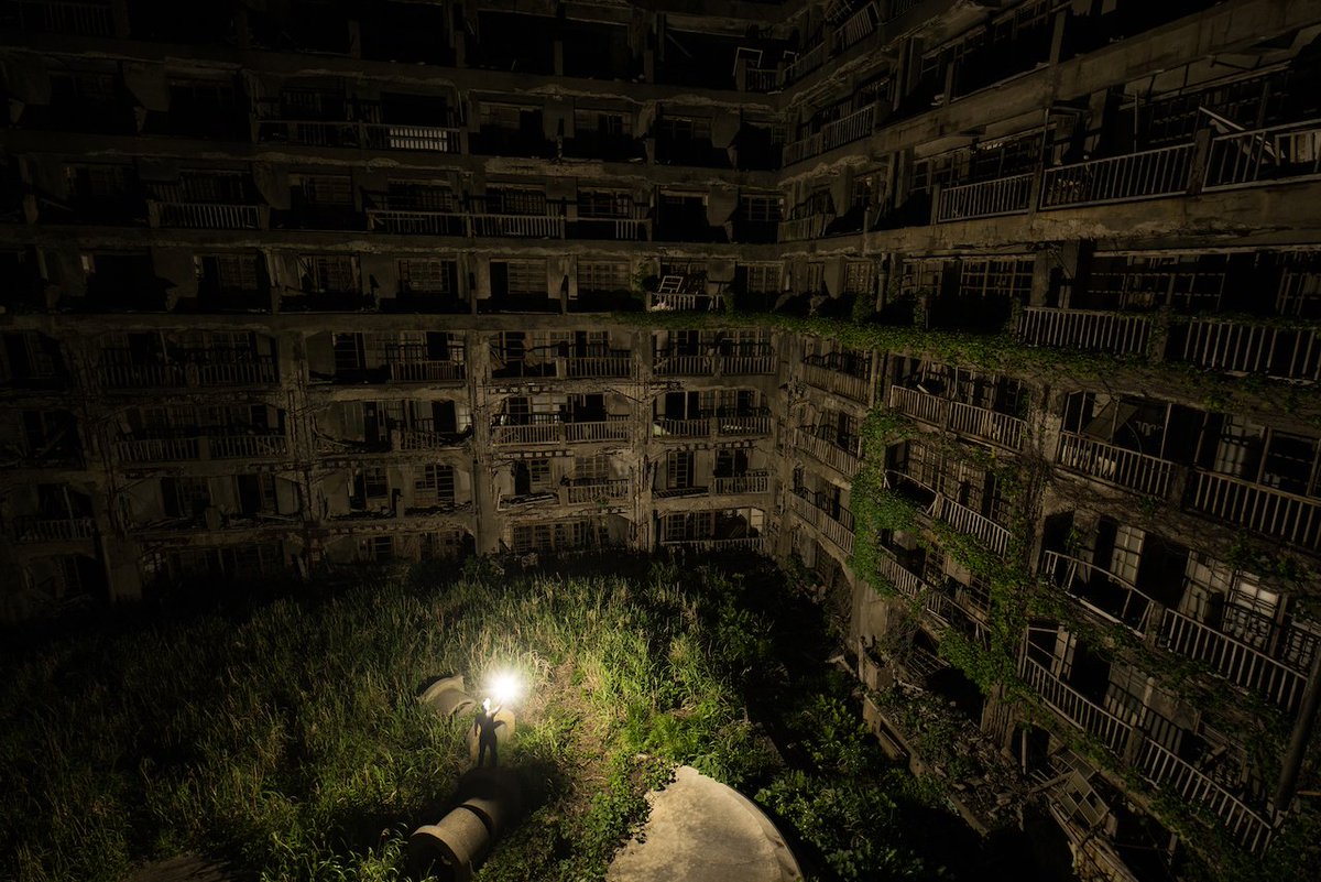 #Gunkanjima, ou un rêve d’explorateur… Avec @legrandjd, nous avons passé quelques jours sur cette île mythique. Le film est dispo sur sa chaîne YouTube ! #hashima #island #japan #skyfall #explore #abandonedplaces