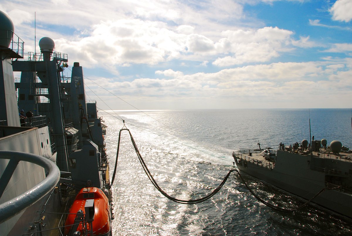 RfaNostalgia's tweet photo. OTD 11 years ago "The Show Must Go On" in the Gulf of Oman for @RFAFortVictoria and #HMASAnzac  #RFAFlagShip https://t.co/lEb0V7droI