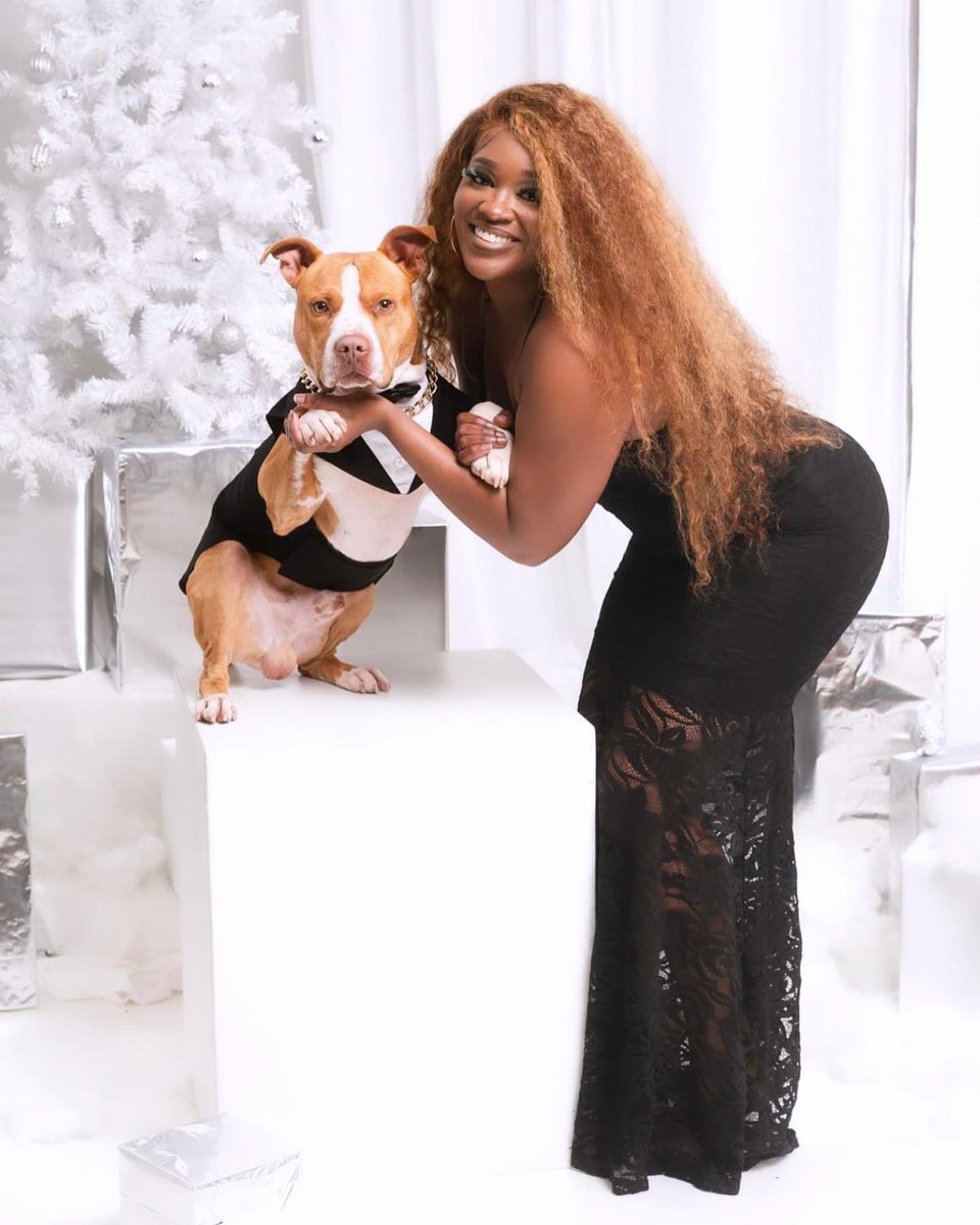 tweet_davis's tweet image. Happy Pawlidays from Duke and Mommy 🐾 🖤🫀
#dogphotography #pawlidays