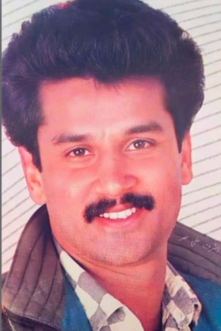 sangi787's tweet photo. هر ڪنهن هر هر 27 ڊسمبر
تنهنجي ياد ڏياري پئي.😭💔
سڀني دوستن سرمد سنڌي جي پرستارن کي عرض آهي ته محبوب کي وڌ کان وڌ ڀيٽا پيش ڪن-سرمد سنڌي وڇڙيو آهي پر وسريو ناهي- 
سرمد سنڌي امر راڳي 💕
#27Demcber
#TributeToSarmadSindhi_ https://t.co/gds8yTNYZE