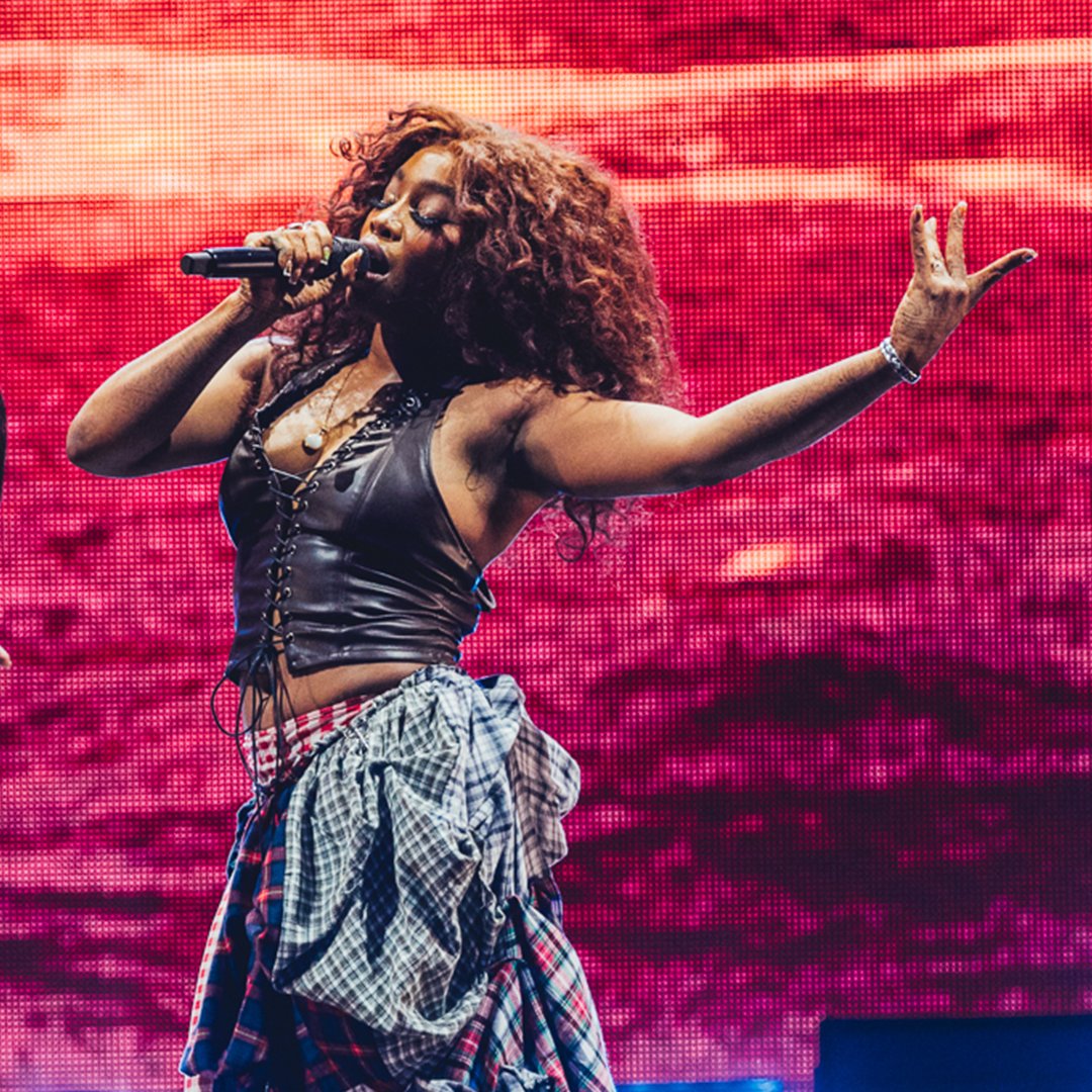 Do you ever stop and think about how lucky we are to exist at the same time as @sza?! 🤩 Stream #iHeartJingleBall2023 now on @hulu! 📸: Brandon Todd