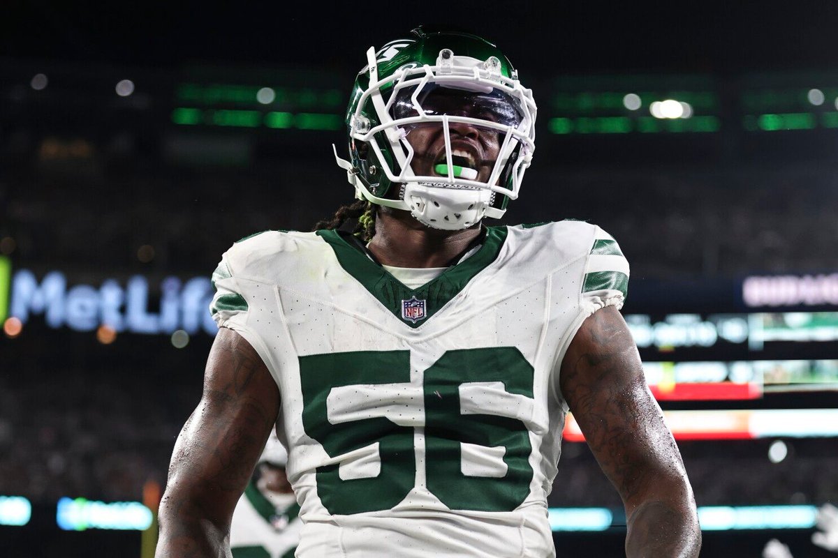NFL_Stats's tweet photo. Quincy Williams is the only player this season with 100+ tackles, 15+ tackles for loss, and 10+ passes defended.

#Jets https://t.co/cVNsMFesJV