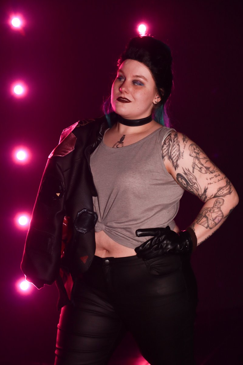 Ventus_chaos's tweet photo. I hope you all had a wonderfull Chrismas ^^
Photo made by @colorfulbrightness
Location: @oh3_studios.de
#Cyberpunk2077
#Cyberpunk2077cosplay #cdpred #cosplay #RogueAmendiares #Roguecosplay #RogueAmendiarescosplay #Rogue #YoungRouge #afterlife #cyberpunk #cyberpunkcosplay https://t.co/wq6W9jRglZ