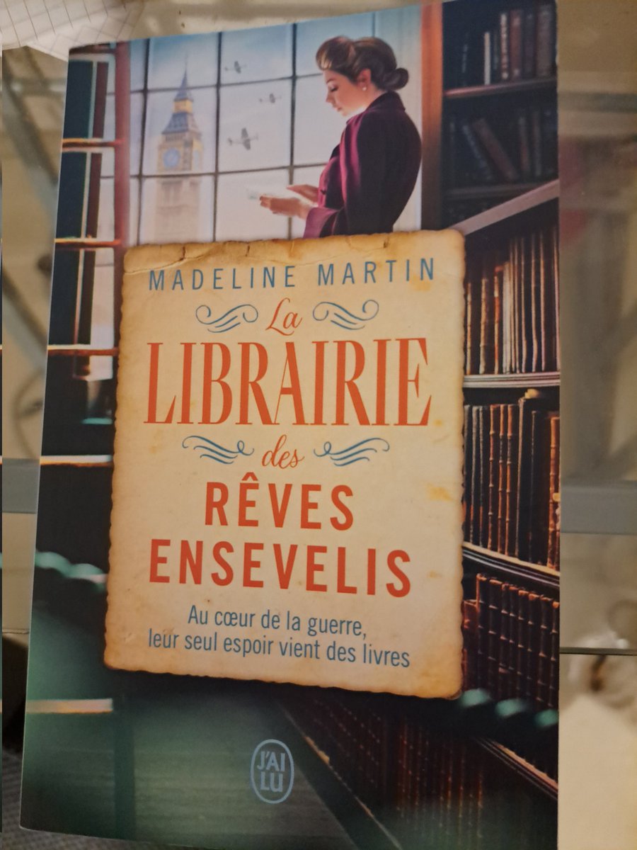 📖 Je viens de finir ce livre passionnant et très attachant de @MadelineMartin #LaLibrairieDesRevesEnsevelis 
Histoire et lecture entremêlées j'ai adoré 👌. 
🤩