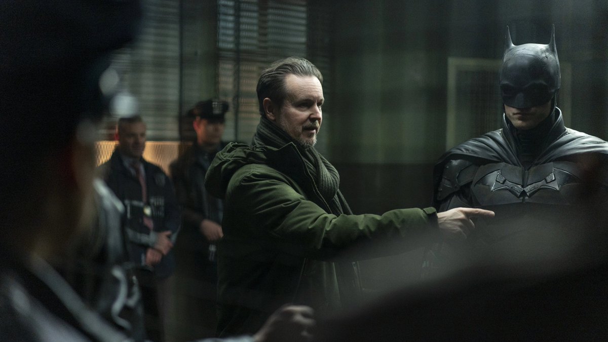 omegamauro1's tweet photo. ¡GANAMAOS OTRA VEZ! @DanielRPK afirma que veremos a Professor Pyg, Scarecrow y Clayface en The Batman Part 2. 🦇❄️
Hoy fue el funeral de mi abuelo, así que esto me alegra este día deprimente. 🥺💔
#TheBatmanPart2 #ThePenguin #TheBatVerse #TheScarecrow #TheProfessorPyg #TheRobin https://t.co/3fT64fYtBx