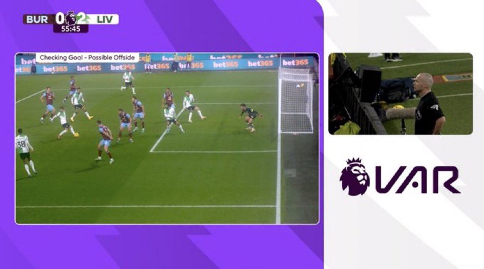 IraolasRedz's tweet photo. Man City &amp; Liverpool both score goals with players standing in offside positions.

Have a guess which goal was allowed? 

They don’t even try &amp; hide it anymore. https://t.co/zrLAgimhXz
