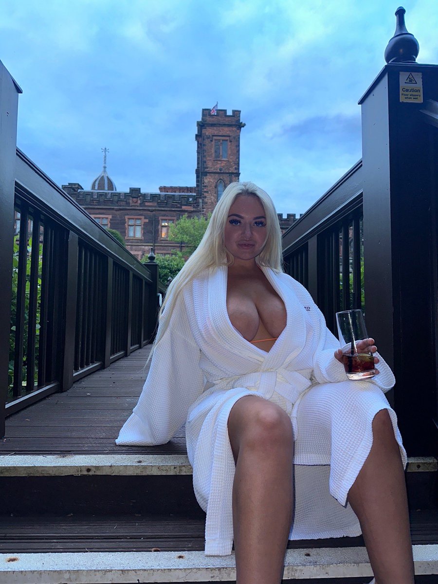 Lana Wolf tweet media