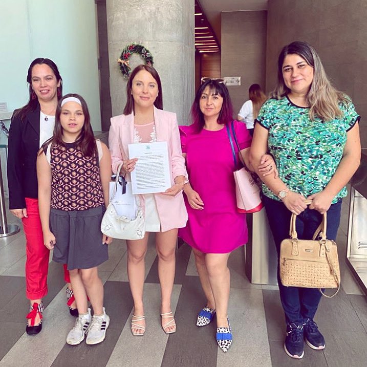 momusep's tweet photo. 🟣Junto a la diputada @camila_musante presentamos una Ley Corta a la ministra @totiorellanag para que l@s trabajador@s del Sector Público que ejercen un rol de cuidado puedan optar al teletrabajo.

#LeyCortaTTSectorPublico #NoEstamosTodas 
#ministeriodelamujer #GranHermano2023 https://t.co/oqdXpx1pmF