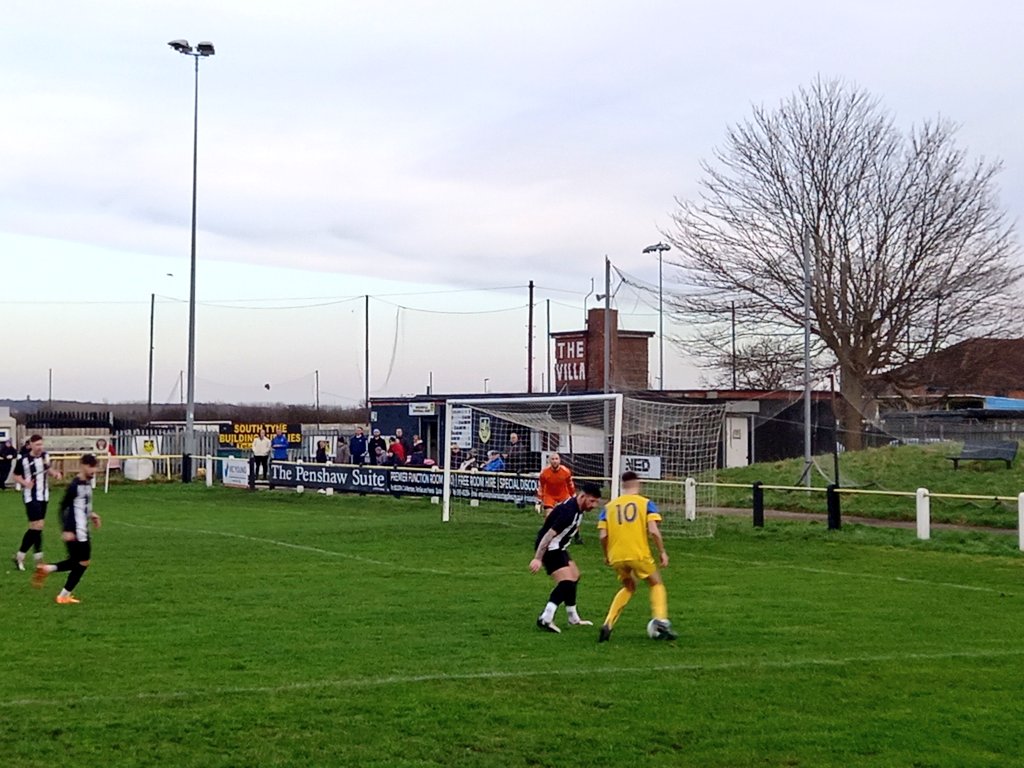 christopher tweet media