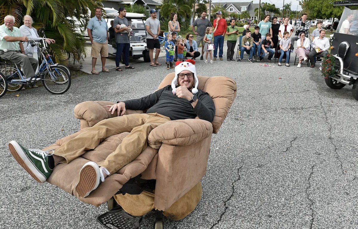 tbenderphoto1's tweet photo. 🫐:/#HTPhotoGallery 72 #PHOTOS
#Pinecraft's 28th #annual #2023Dec25 #ChristmasDayParade #Sarasota
#PinecraftChristmasDayParade

👀👉🏼 https://t.co/e5ujuymnss

👉🏼#Inspiring 👉🏼#Educating
👉🏼 #Empowering 👉🏼#BreakingNews 
👉🏼#StayInformed 👉🏼#ReadAllAboutIt 
👉🏼@HeraldTribune 👉🏼@RedHuber https://t.co/hJOfVm5fK2