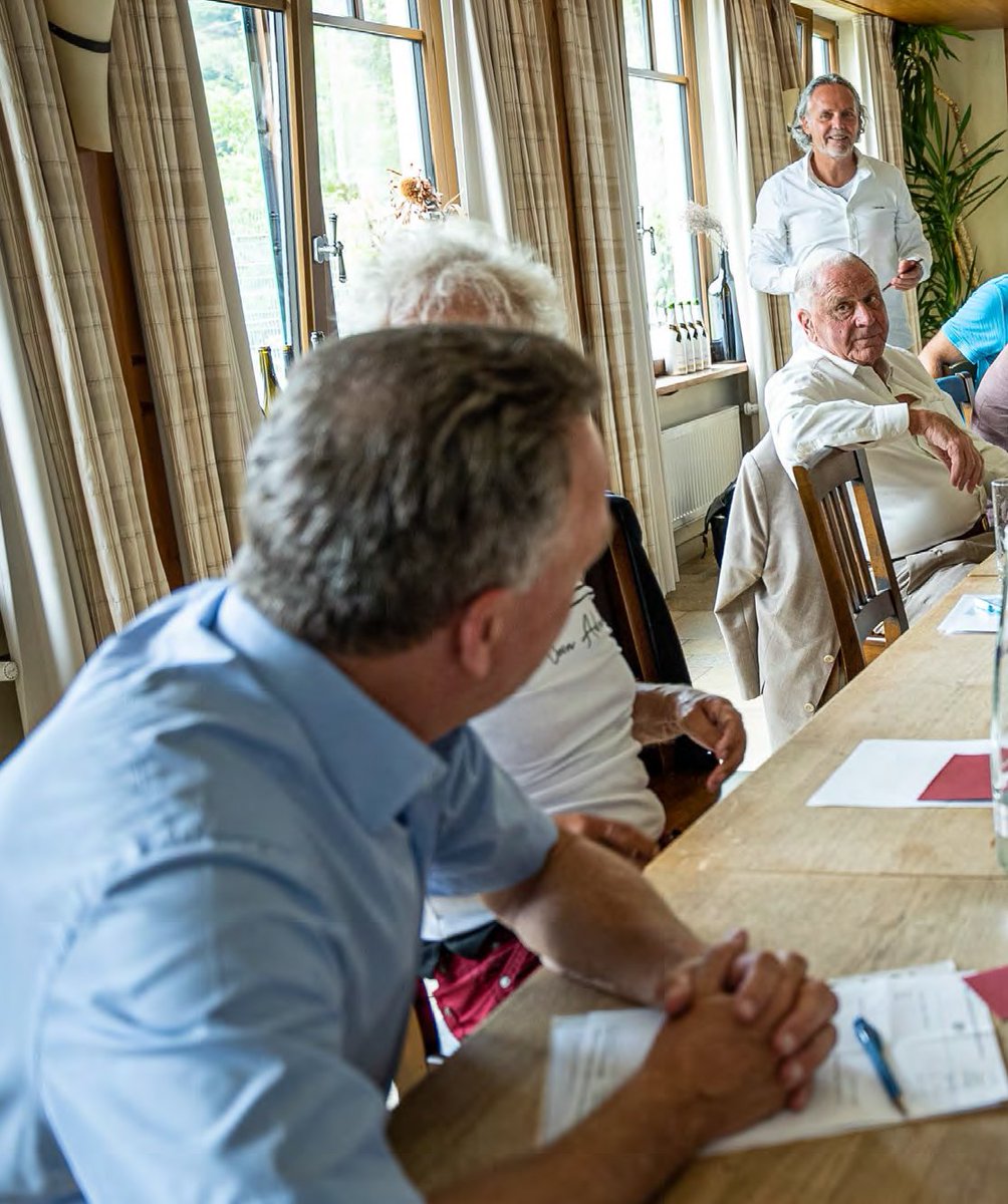 SHomburg's tweet photo. Here you see me (left) and Prof. Burkhardt (right), in a private meeting, September 2021. Dr. Ronny Weikl is watching us. https://t.co/WpQ8BOuxn2