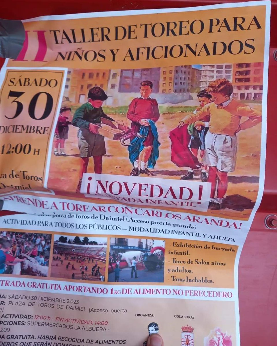Adoctrinamiento en la tortura. No saben que hacer para intentar mantener una tradición cruel que ya no tiene cabida en nuestra sociedad. Utilizan a niños para manipularles a su antojo y seguir manteniendo su chiringuito manchado de sangre inocente.