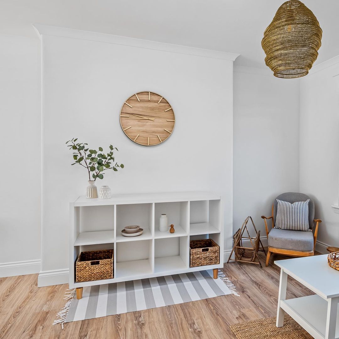 myshelfy's tweet photo. shelfy stellt dir eine große Auswahl an #Regalen zur Verfügung, welche du deinen #W��nschen entsprechend anpassen kannst. 😻

So kannst du dein Wohnzimmer genauso #gemütlich gestalten wie @olivier.shaw. 🥰

Thanks to @olivier.shaw (Instagram) for this lovely picutre. 📸 https://t.co/BRZFNn2M5r
