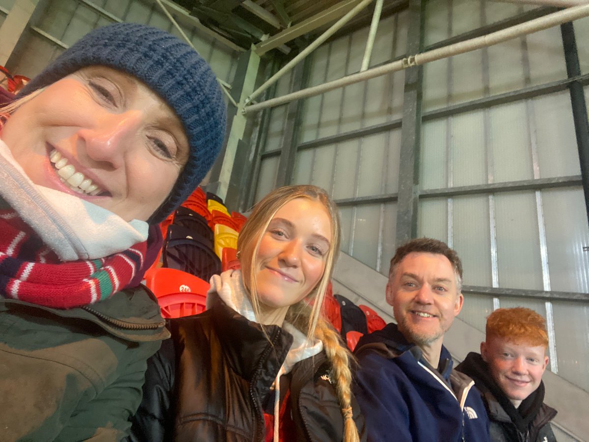 acwebst's tweet image. #thomondparkselfi