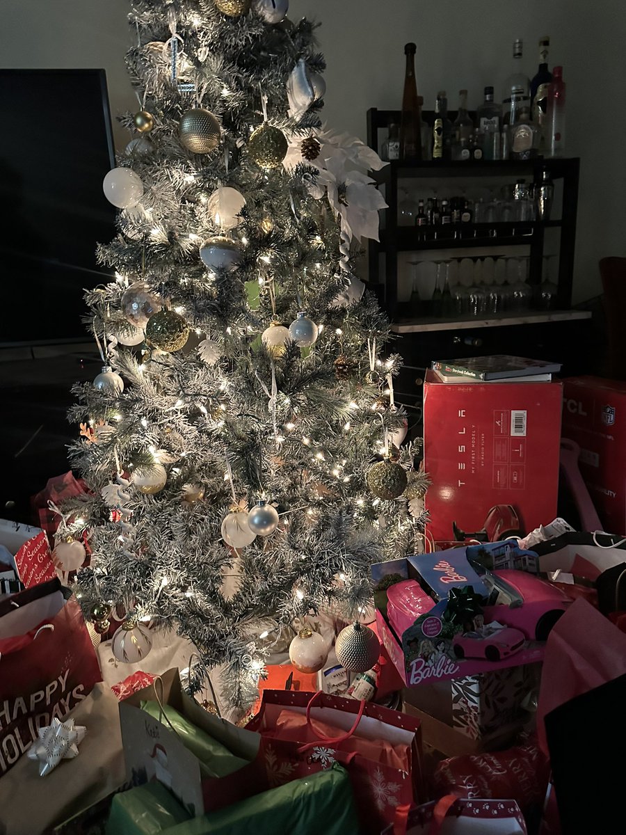 ktbabby's tweet photo. Merry Xmas 🎄🤍 https://t.co/A93t5gHGGE