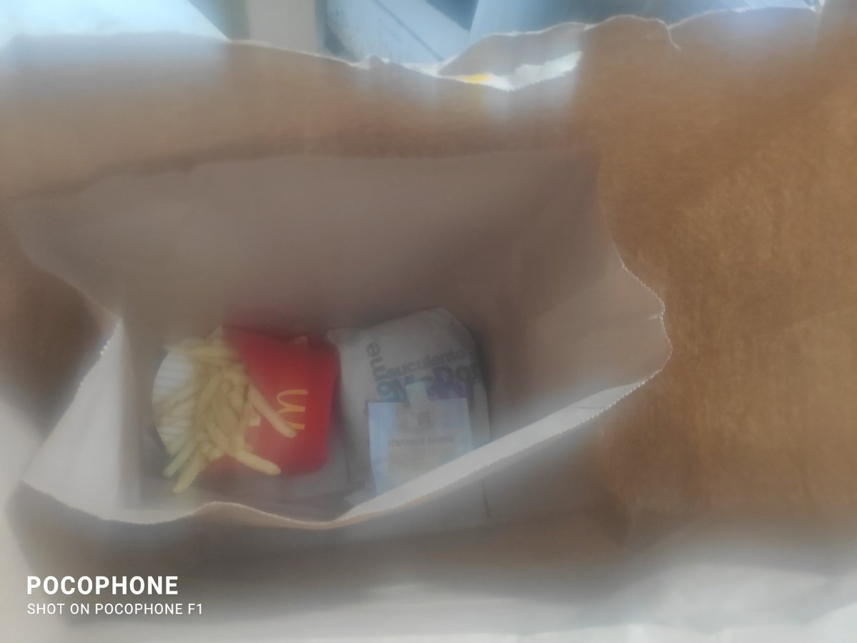 Bmarsrixo's tweet photo. @McDonalds_BR ei MC Donald's esse e o tipo de serviço que vocês prestam no @iFood não entregam o pedido completo e o Ifood não resolve o proplema, decepção https://t.co/xt1GaMbndO