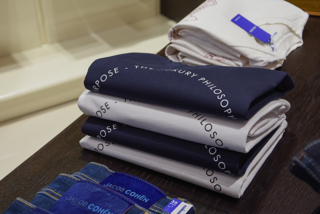 Uniontwentytwo's tweet photo. Jacob Cohen T-shirts now 50% off online. Jeans ranging from 30-40% off. Limited sizes left, shop the collection online.
___________
#union22 #jacobcohent-shirts https://t.co/vyniUaRFL6