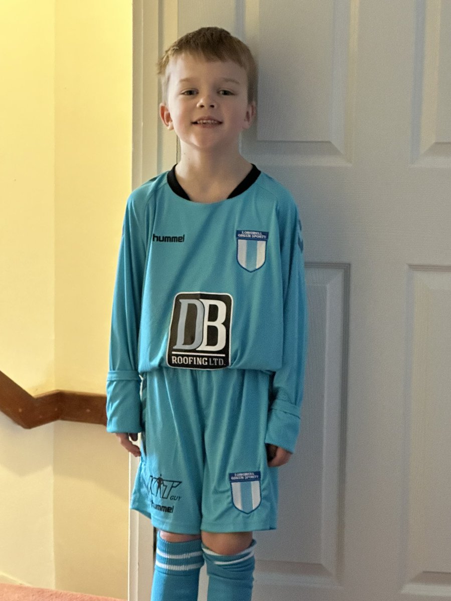 EmmaVernalxox's tweet photo. Boxing Day football @LonwellGreenFC https://t.co/0EnT8seaMZ