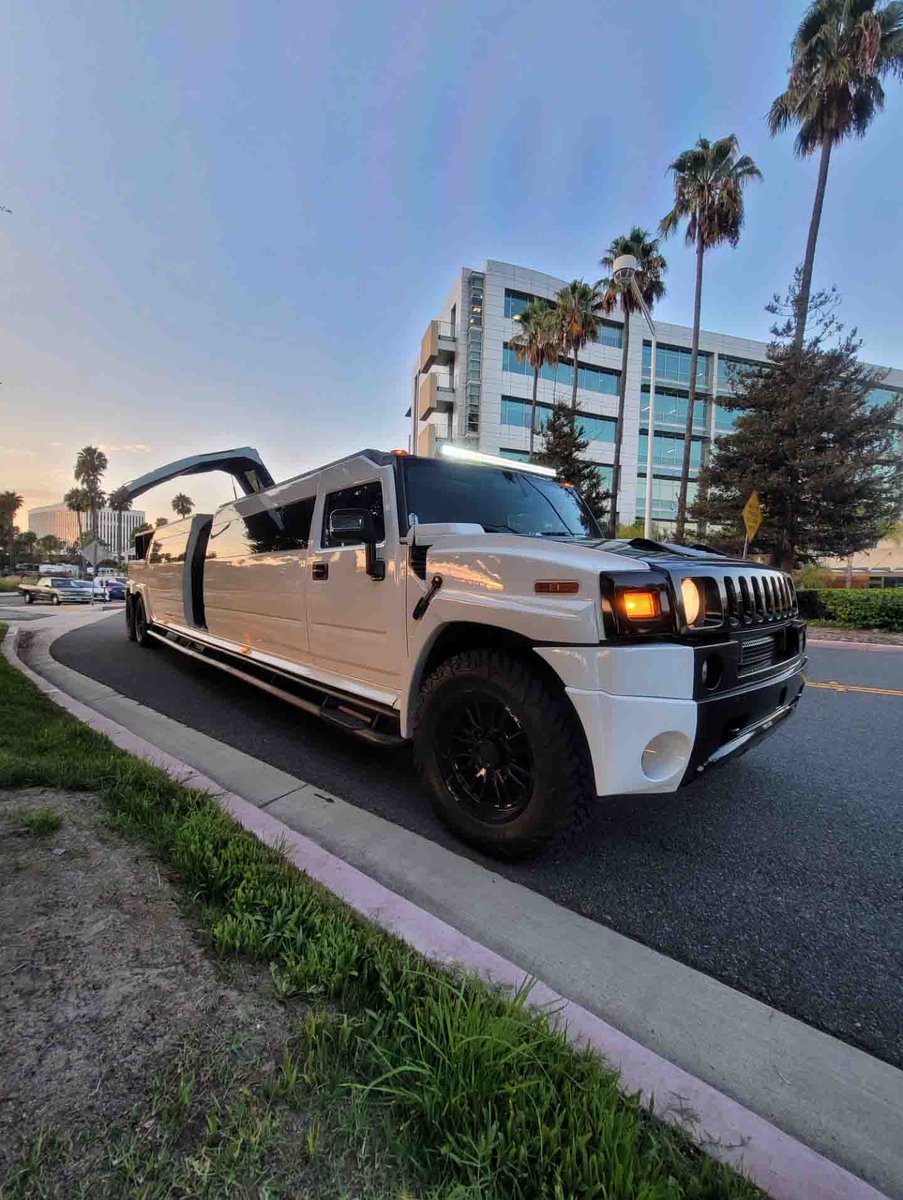 GjLimousines's tweet image. With our professional drivers, high-quality sound systems, and customizable interiors, you're sure to have an unforgettable experience on the way to your special event. Request a prom transportation quote at our company by calling (323) 843-5858!

#PromTransportation #GJLimou ...