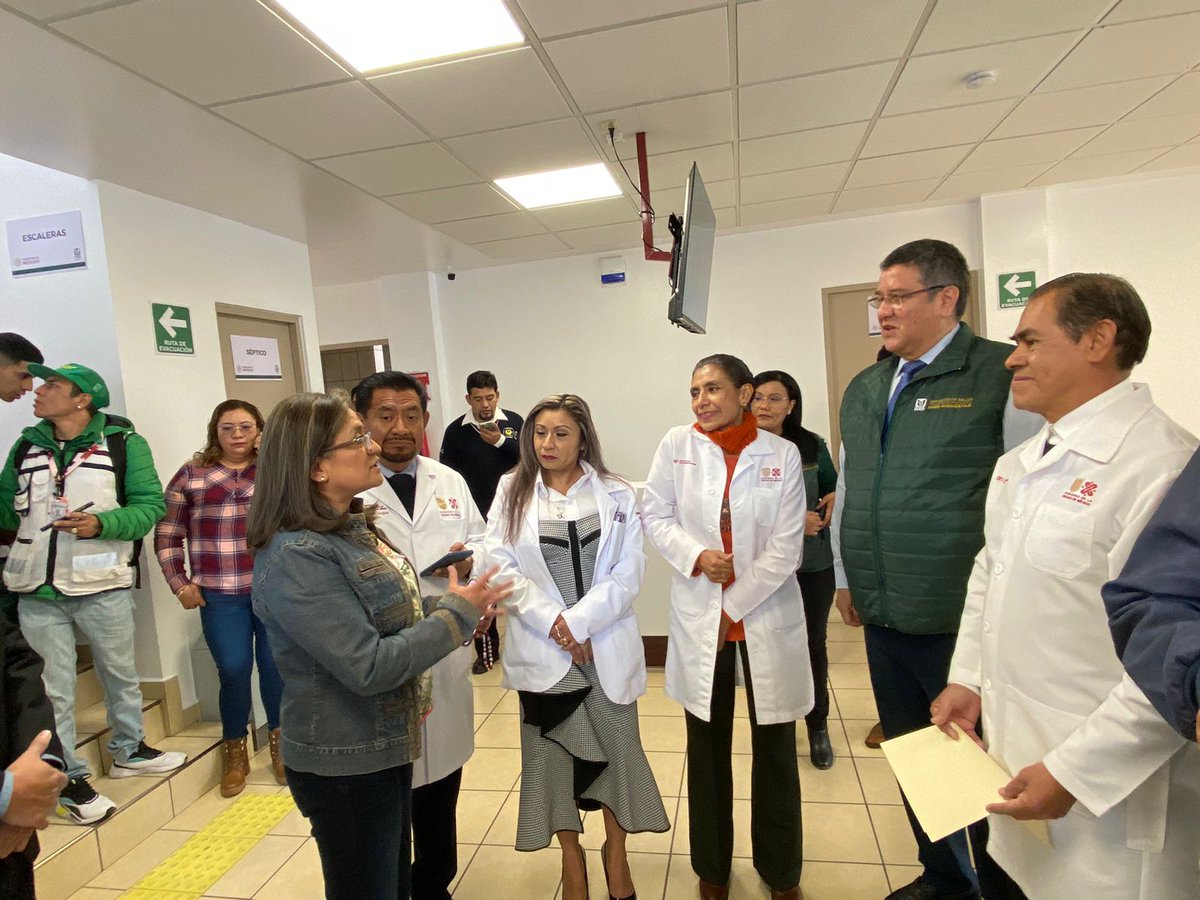ALEIDAALAVEZ's tweet photo. ¡Hoy es un día de celebración! 🏥🥼

Como legisladora trabajé con vecinas y vecinos para hacer realidad el Centro de Salud TII #Tenorios. 

Gracias al apoyo invaluable de todos ustedes, hoy el Jefe de Gobierno, Martí Batres, inauguró este espacio que beneficiará a nuestra comunidad y acerca el sistema de salud al que todas y todos tenemos derecho. 

Agradezco al Jefe de Gobierno @martibatres por ser parte importante de este logro de Transformación. 

¡Esta es solo una parte de nuestra historia juntos y seguiremos trabajando por el bienestar!

@Alc_Iztapalapa @SSaludCdMx @IMSS_BIENESTAR