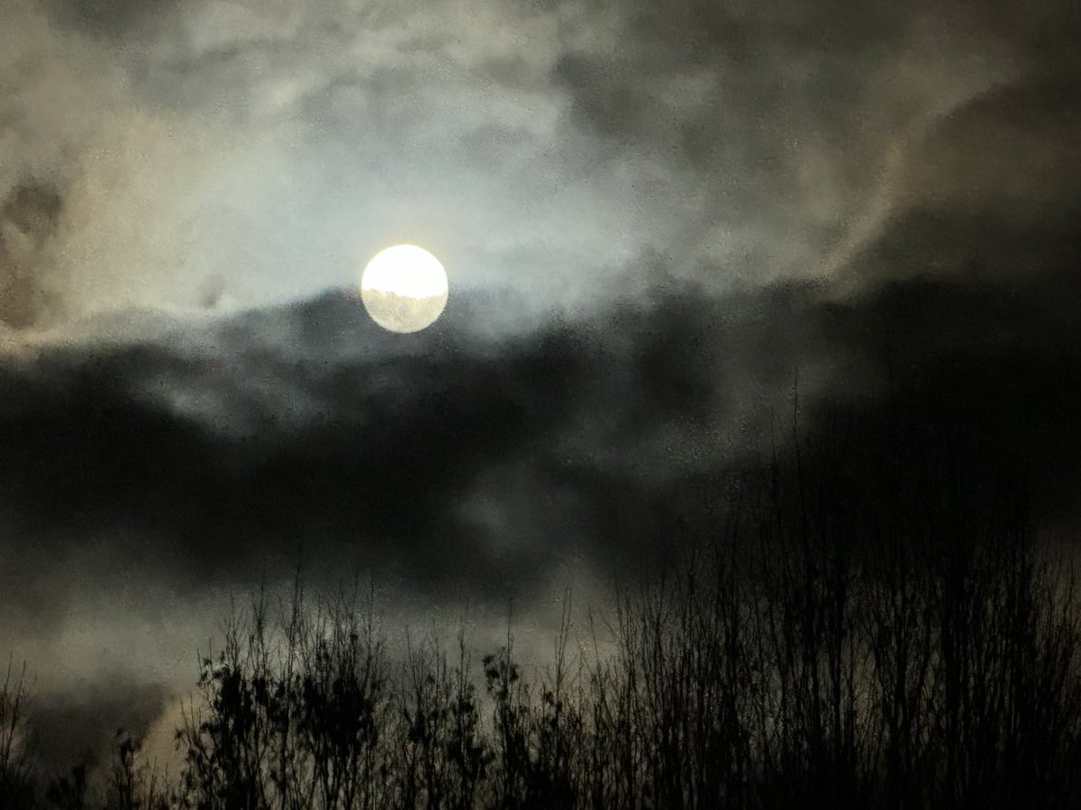 Beautiful Cold Moon 🙏💙