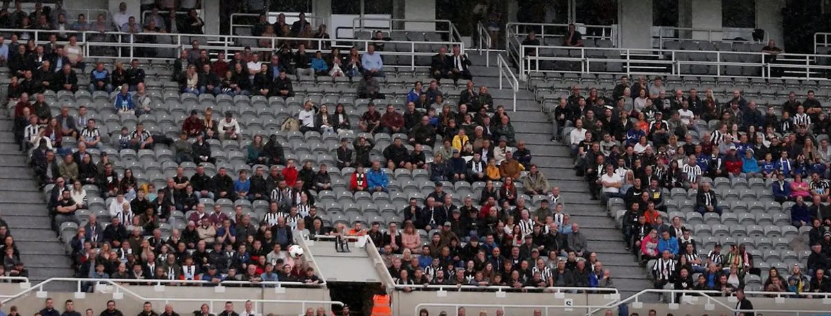 Ramma_____'s tweet photo. Team booed off, mass exodus on 80 minutes &amp; manager abused at the full time whistle 

Can you imagine if that #NUFC fanbase ever got tested? They’d desert the club in their droves https://t.co/Jkahy90mpN