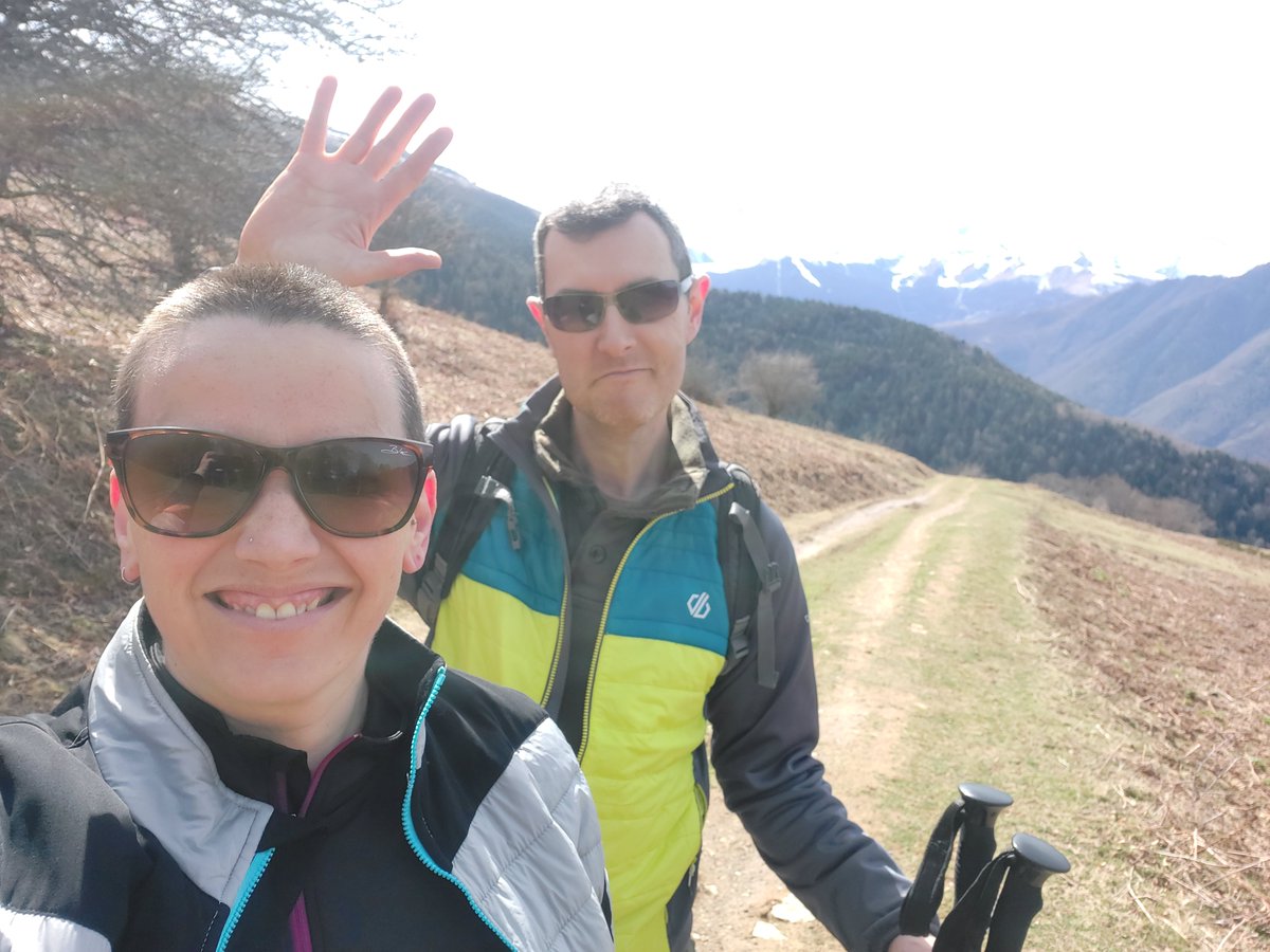 FreeRangeChalet's tweet photo. B O X I N G D A Y
Could really do with one of these Hikes today to burn the Xmas Calories off!
Whose been out for a breath of fresh air today?
#Hiking #Pyrenees31 #Luchon #LoveLuchon #Hiking #Trekking #Walking https://t.co/b9KbLBwLSc
