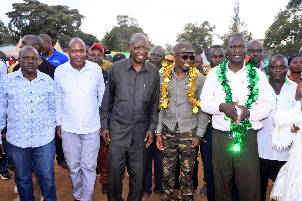 moyasa_ke's tweet image. CS @AbabuNamwamba is currently at Butula polytechnic grounds in Butula Sub-County, Busia County for the 41st Annual Edwa Cultural &amp;amp; Sports festivals.

He is hosted by Butula MP Hon. Joseph Oyula, former Busia DG Moses Mulomi, EDWA officials, area MCAs among other dignitaries.