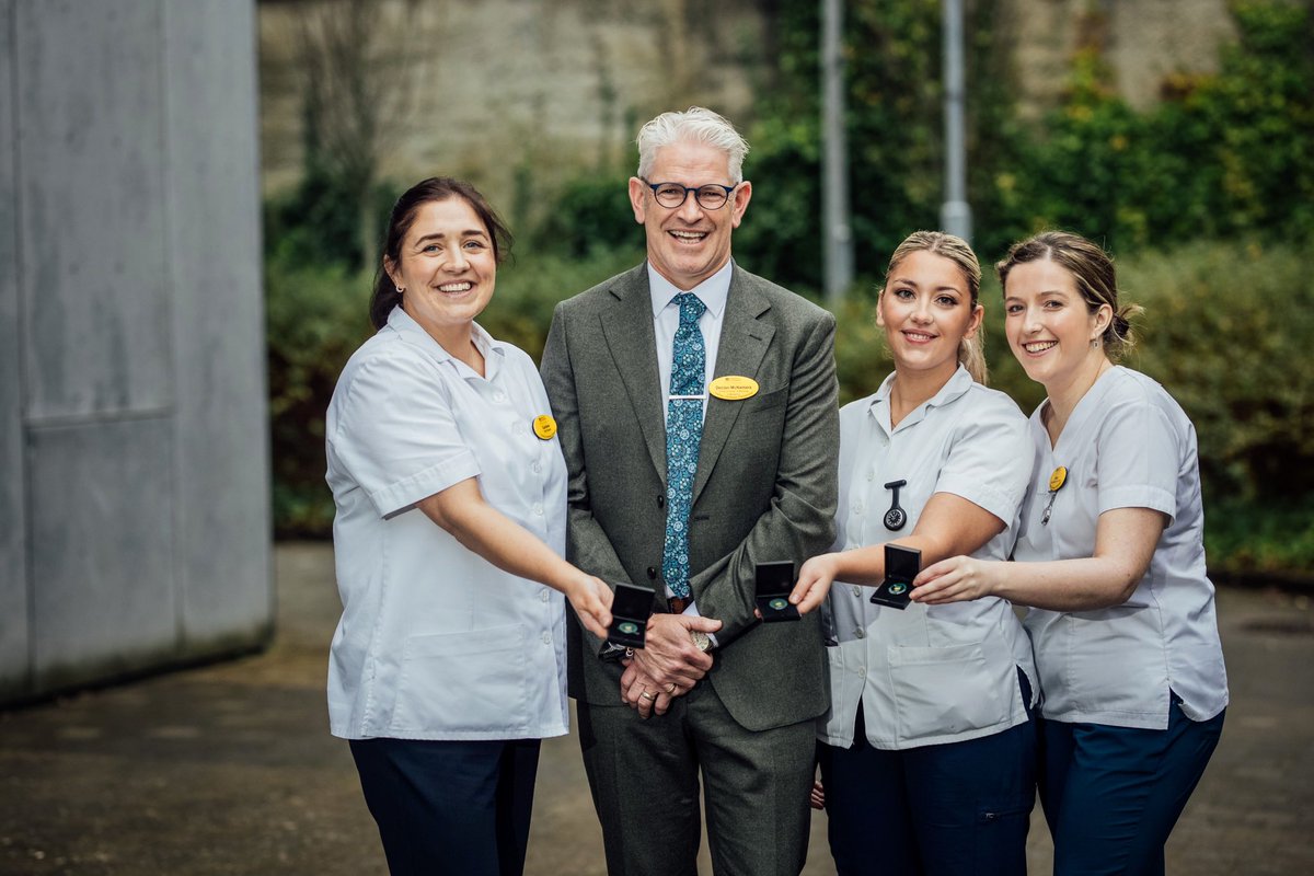 💚 UHL Nurse Graduates marked their dedication and achievement during their training at University of Limerick and UL Hospitals Group @ULHospitals 📸 @brianarthur #limerick #limerickcity #lovelimerick #ilovelimerick #limerickandproud #limerickcounty